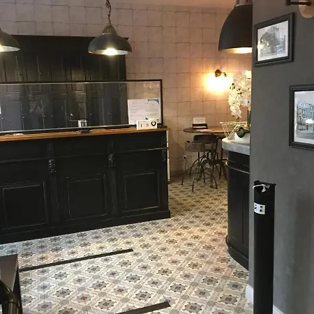 Logis & Le Florence 2*