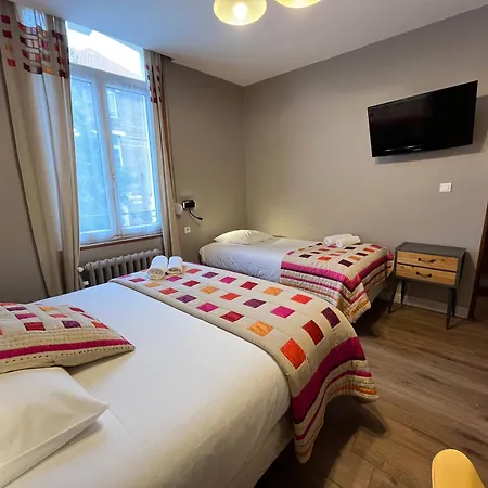 Szálloda Logis & Le Florence Saint-Quentin