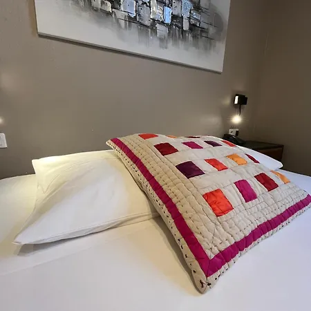 Szálloda Logis & Le Florence