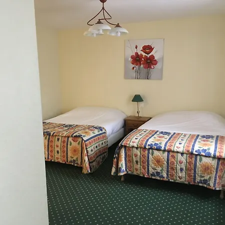 Logis & Le Florence 2*