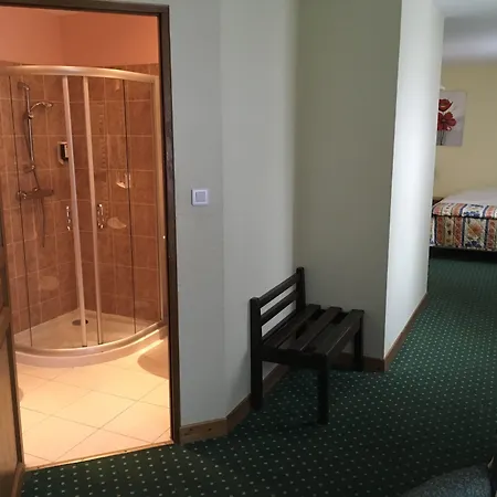 Logis & Le Florence 2*