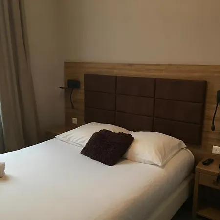 Hotel Logis & Le Florence 2*