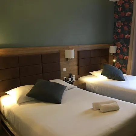 فندق Logis & Le Florence 2*